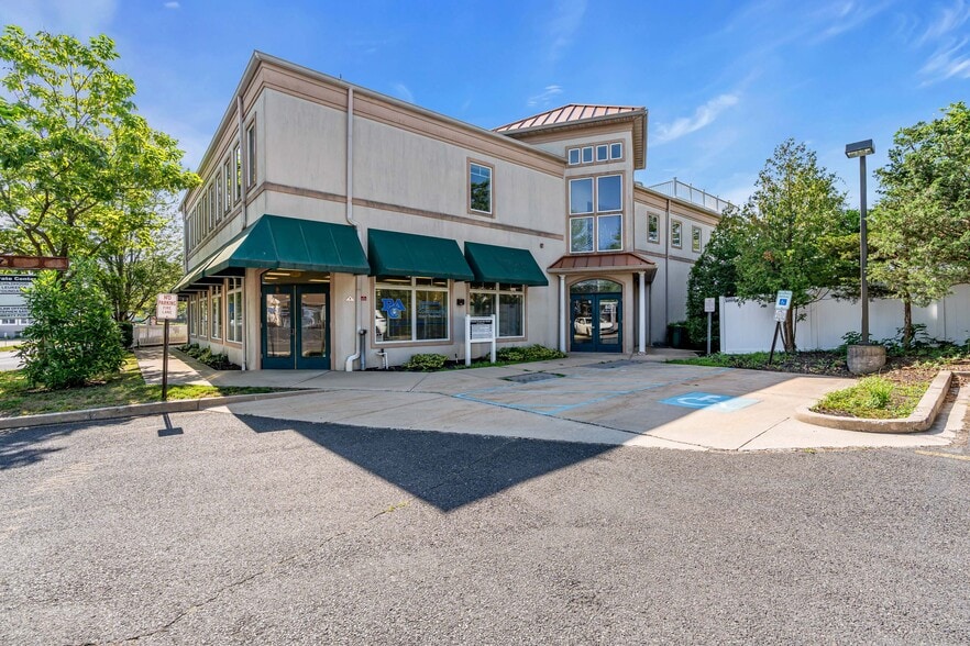 807 Mantoloking Rd, Brick, NJ à louer - Photo de l’immeuble – Image 2 sur 110