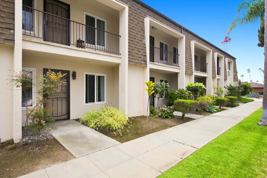 123 S Nevada St, Oceanside, CA à vendre - Photo de l’immeuble – Image 2 sur 6