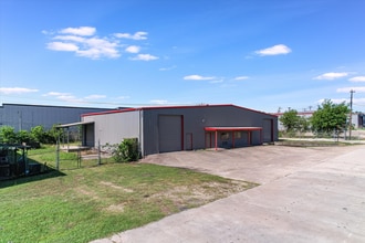 2457 Interstate Park Dr, Buda, TX à louer Photo de l’immeuble– Image 1 sur 3