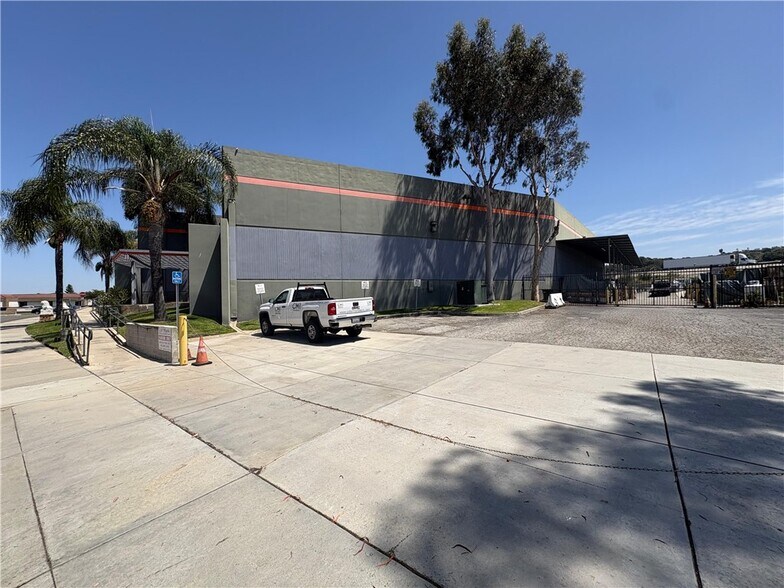 20530 Earlgate St, Diamond Bar, CA à louer - Photo de l’immeuble – Image 2 sur 4