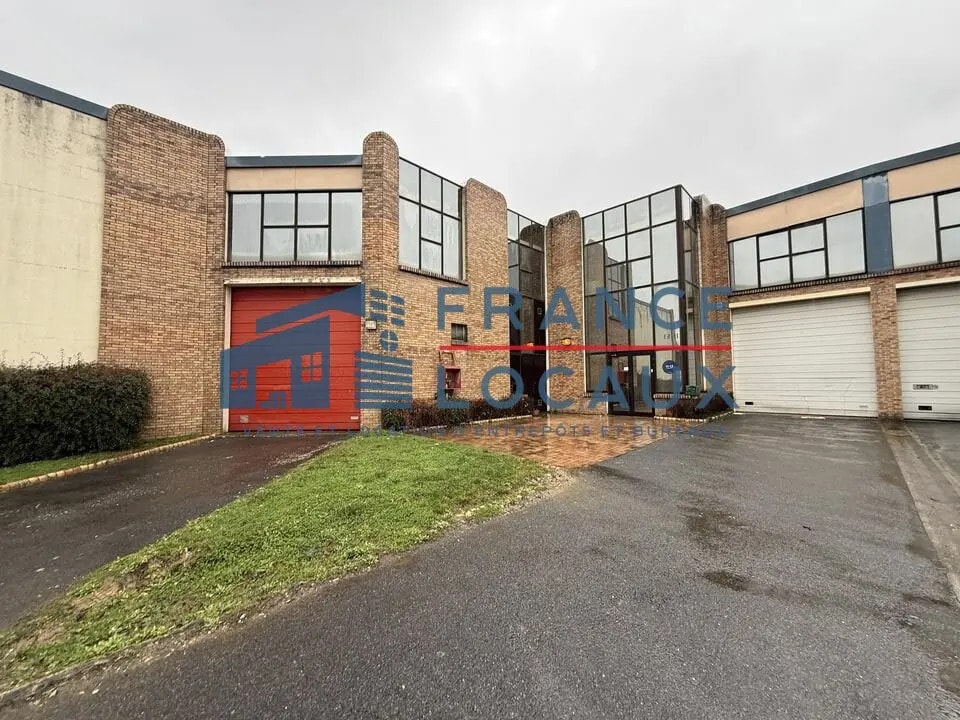 Local d’activités dans Le Thillay à louer Photo de l’immeuble– Image 1 sur 10