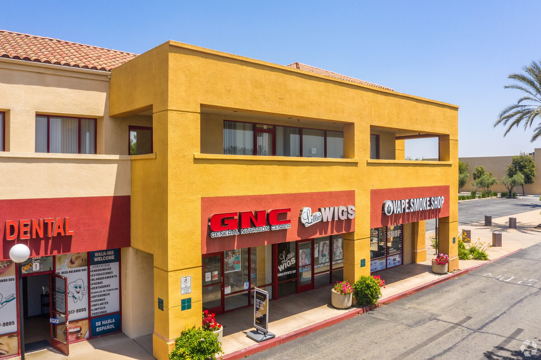 5480 Philadelphia St, Chino, CA à louer Photo principale– Image 1 sur 8