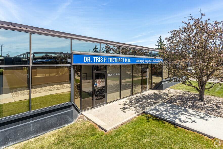 9353 50th St, Edmonton, AB à louer - Photo de l’immeuble – Image 3 sur 7