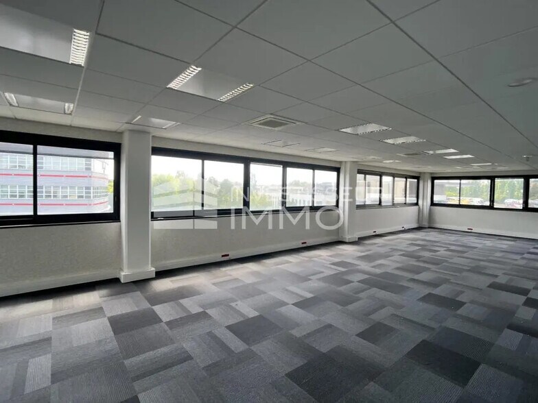 Bureau dans Palaiseau à louer - Photo de l’immeuble – Image 2 sur 6