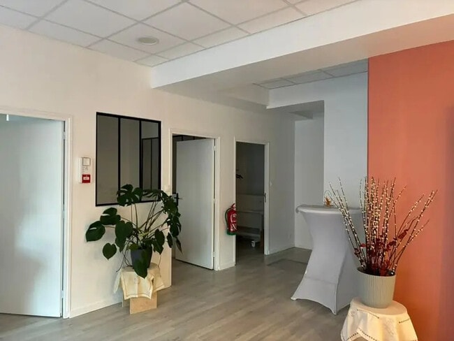 Plus de détails pour Local commercial à vendre