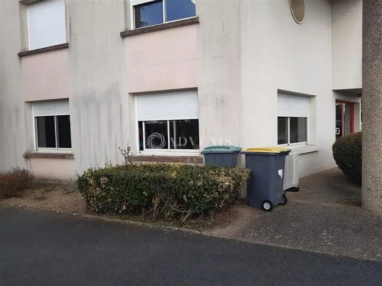Local d'activités dans Pocé-sur-Cisse à vendre - Photo de l’immeuble – Image 3 sur 4