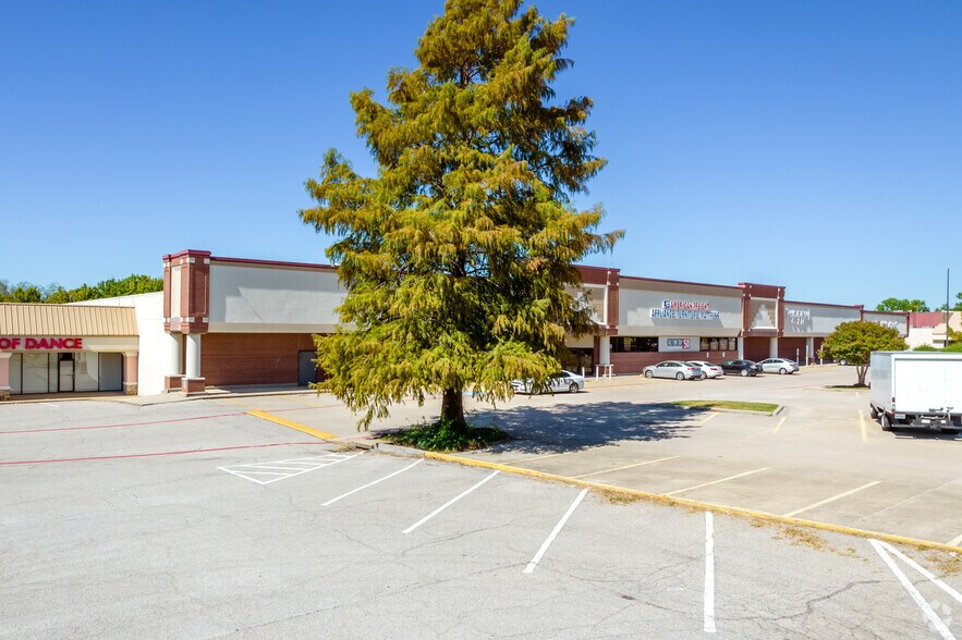101-121 N Greenville Ave, Allen, TX à louer - Photo de l’immeuble – Image 3 sur 5