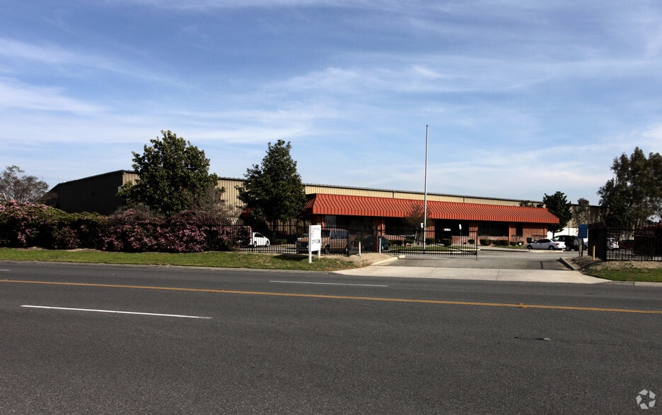 10220 San Sevaine Way, Jurupa Valley, CA à louer - Photo principale – Image 2 sur 13