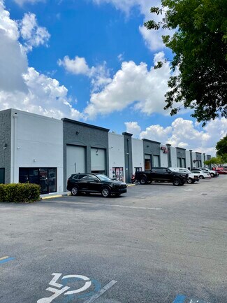 Plus de détails pour 3120 W 84th St, Hialeah, FL - Industriel/Logistique à louer