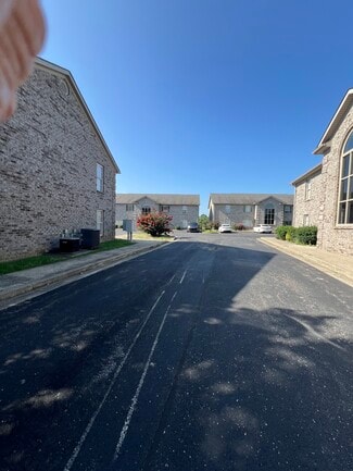 Plus de détails pour 502 Nandino Cir, Berea, KY - Logement à vendre