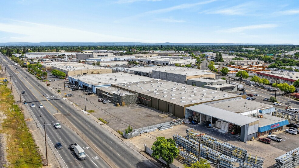 4320 Roseville Rd, North Highlands, CA à vendre - Photo de l’immeuble – Image 2 sur 10
