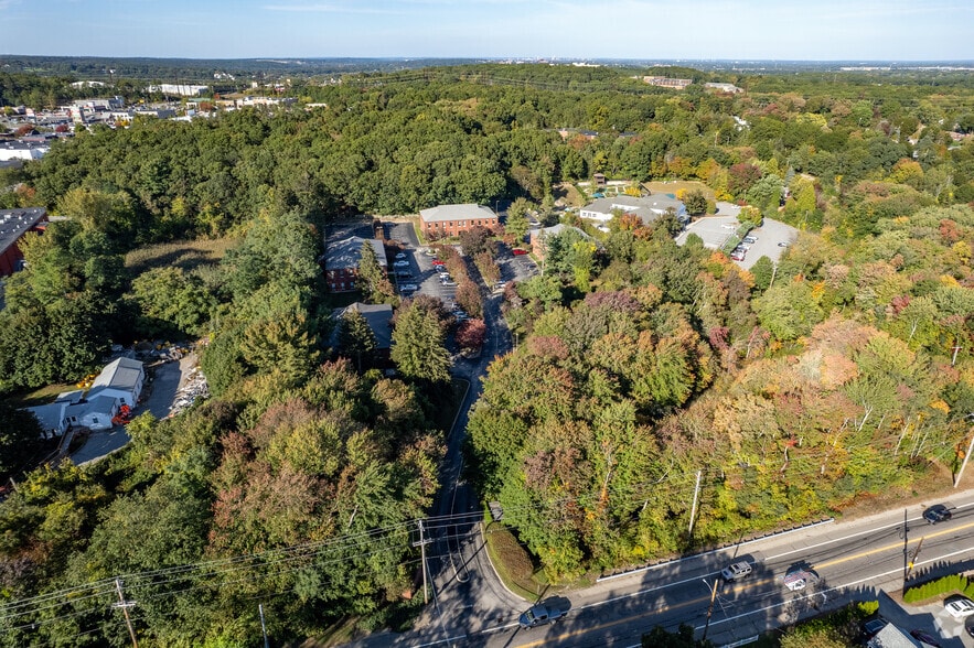 875 Centerville Rd, Warwick, RI à vendre - Aérien – Image 2 sur 30