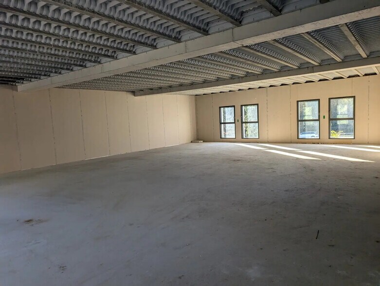 1561 Chemin De La Muscatelle, Châteauneuf-le-Rouge à vendre - Photo de l’immeuble – Image 2 sur 5