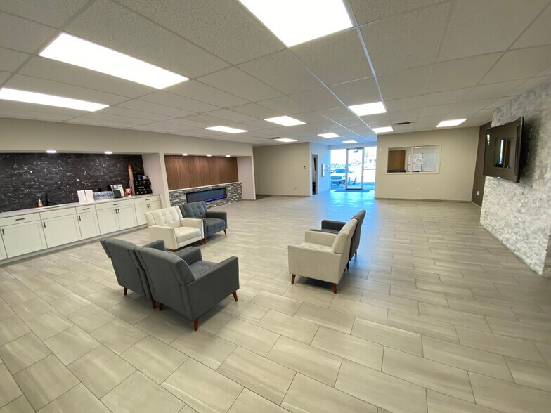 2345 Southwest Blvd, Grove City, OH à louer - Photo de l’immeuble – Image 3 sur 10