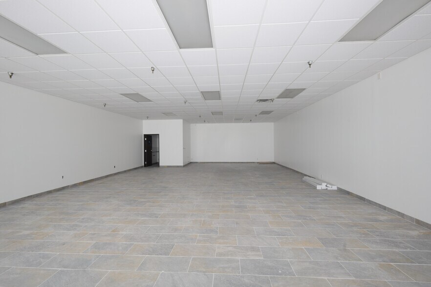 1700 E Thompson Blvd, Ventura, CA à louer - Photo de l’immeuble – Image 3 sur 8