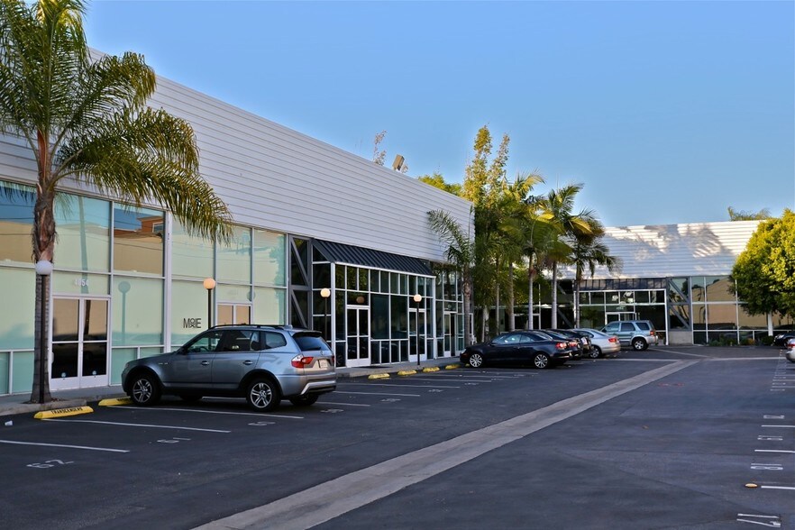 4052-4058 Del Rey Ave, Marina del Rey, CA à louer - Photo de l’immeuble – Image 3 sur 23