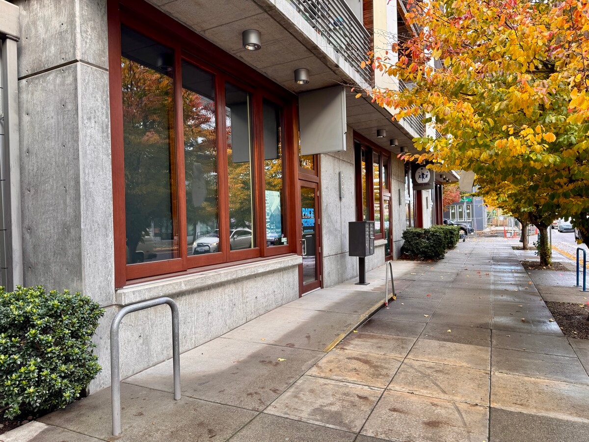 1435 N Killingsworth St, Portland, OR 97217 - Lot 1435 -  - Photo intérieure - Image 1 of 5