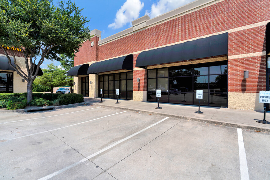 5850 S Hulen St, Fort Worth, TX à louer - Photo de l’immeuble – Image 3 sur 28