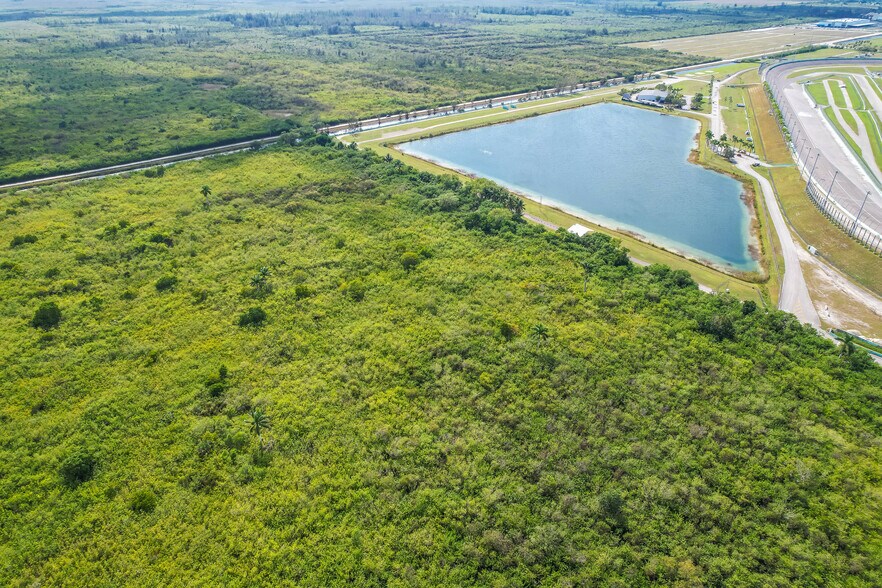 SW 132nd Ave, Homestead, FL à vendre - Photo de l’immeuble – Image 2 sur 4