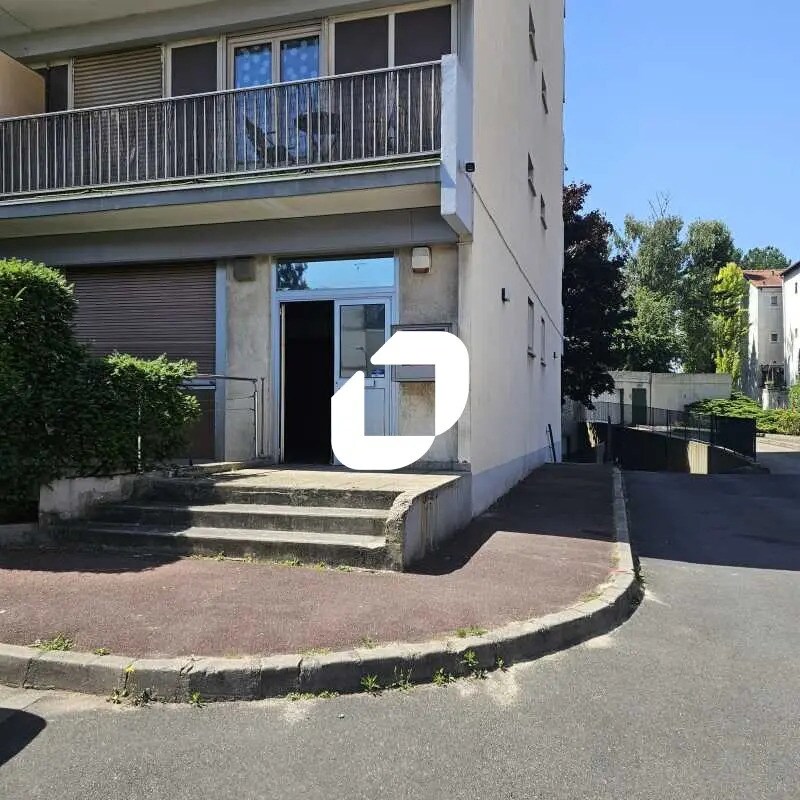 Bureau dans Saint-Denis à vendre Photo de l’immeuble– Image 1 sur 12