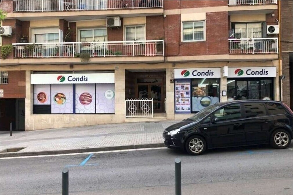 Immeuble residentiel dans Cornellà de Llobregat, Barcelona à vendre Photo intérieure– Image 1 sur 2