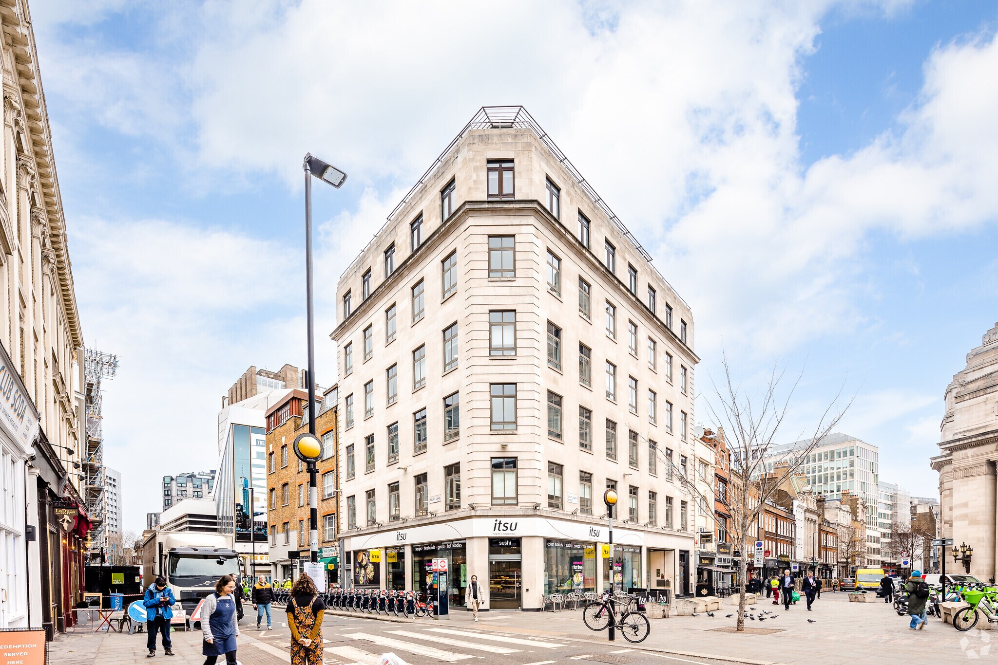 41-44 Great Queen St, Londres à louer Photo de l’immeuble– Image 1 sur 4