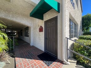 1200 Paseo Camarillo, Camarillo, CA à louer Photo intérieure– Image 2 sur 26