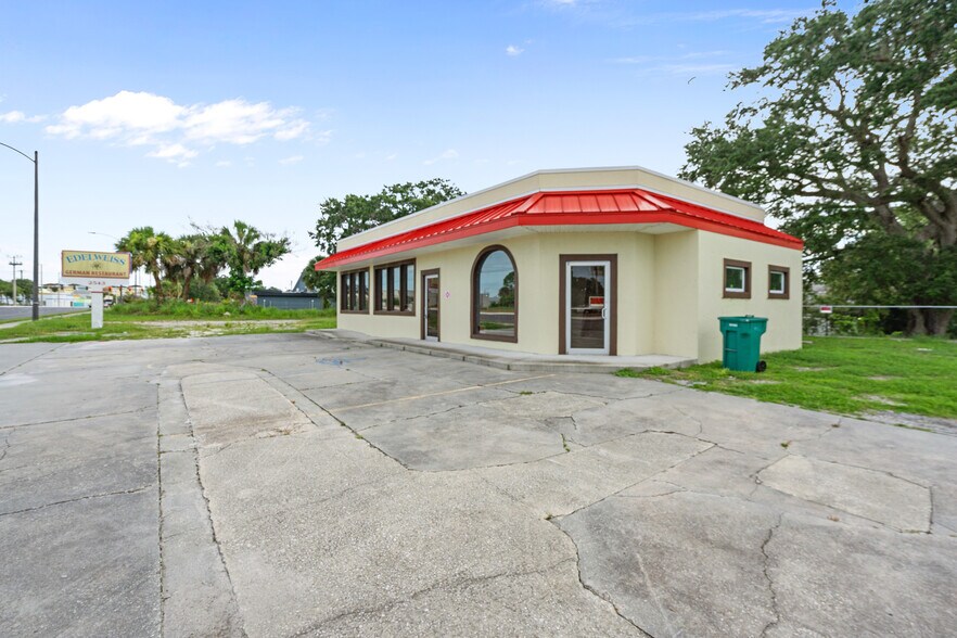 2543 S Harbor City Blvd, Melbourne, FL à louer - Photo de l’immeuble – Image 2 sur 21