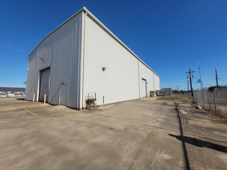 5245 Phillips St, Texas City, TX à louer - Photo de l’immeuble – Image 2 sur 23