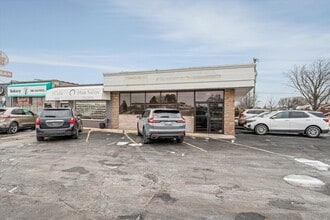 18703 E 10 Mile Rd, Roseville, MI à louer Photo intérieure– Image 2 sur 13