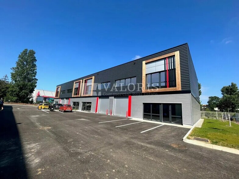 Local d’activités dans Saint-Quentin-Fallavier à louer - Photo de l’immeuble – Image 1 sur 13