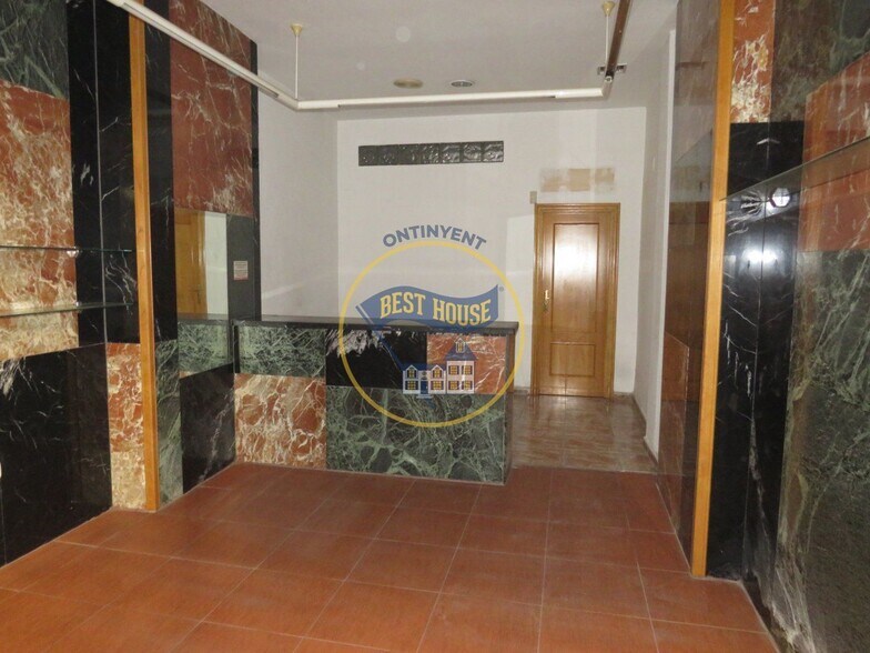 Local commercial dans Ontinyent à louer - Photo de l’immeuble – Image 2 sur 6