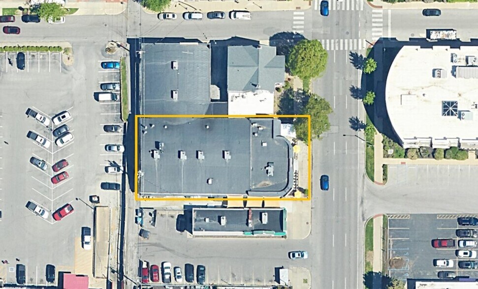 419 N Walnut, Bloomington, IN à vendre - Photo de l’immeuble – Image 2 sur 15