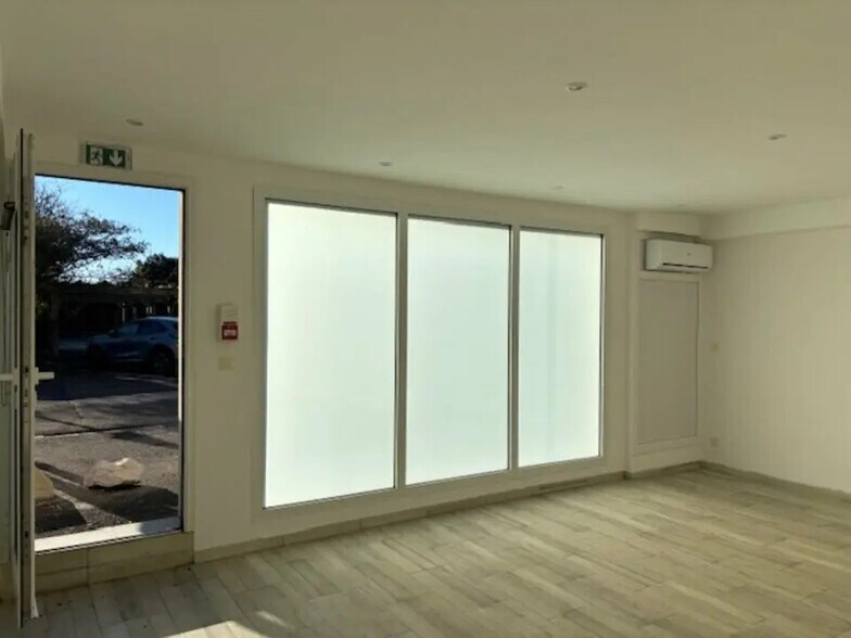 Local commercial dans Fos-sur-Mer à louer - Photo intérieure – Image 2 sur 5