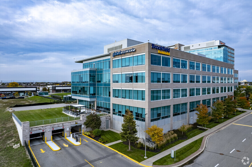 3381 Steeles Ave E, Toronto, ON à louer - Photo de l’immeuble – Image 2 sur 6