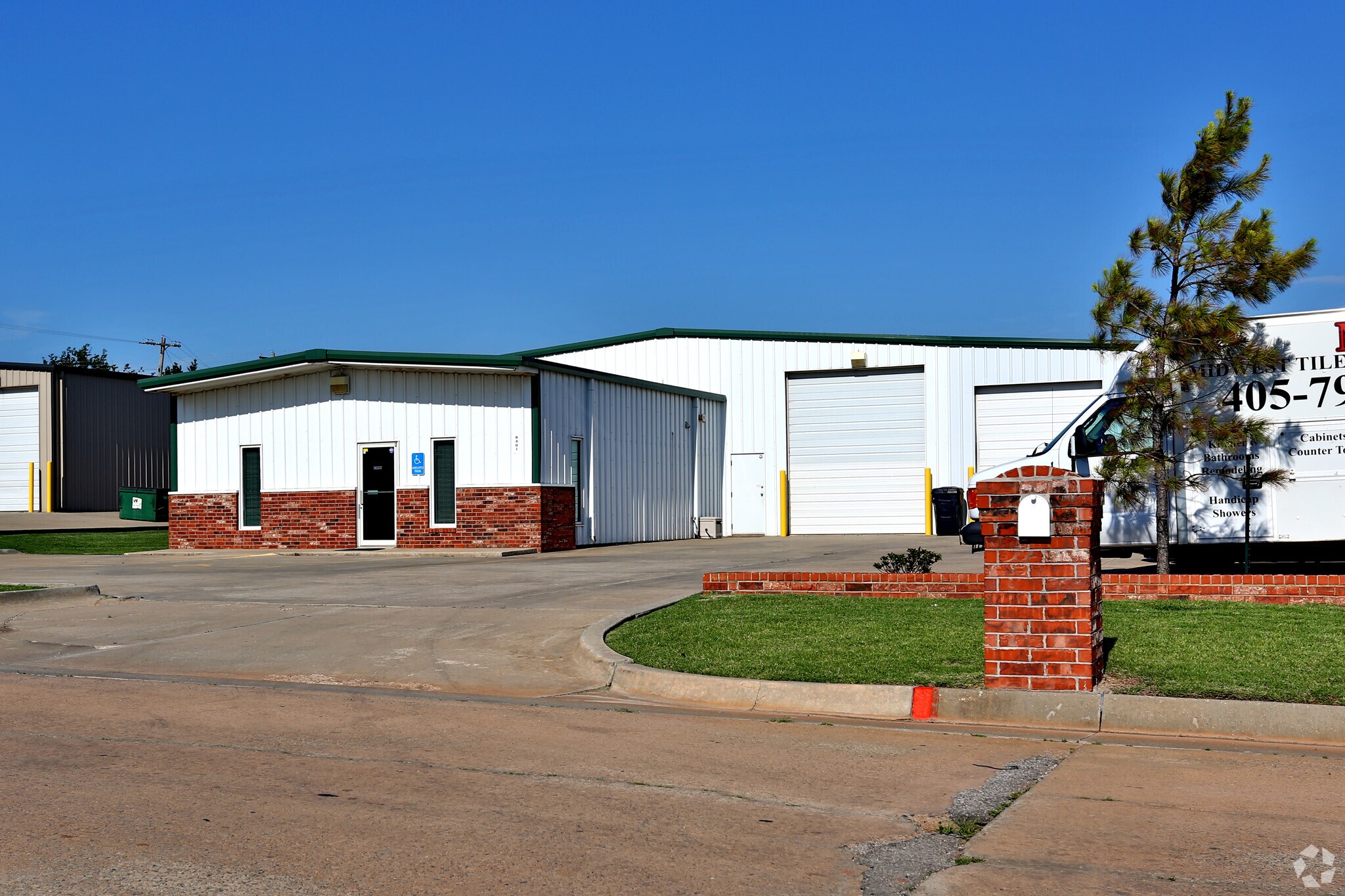 8401 Gateway Ter, Oklahoma City, OK à louer Photo de l’immeuble– Image 1 sur 4