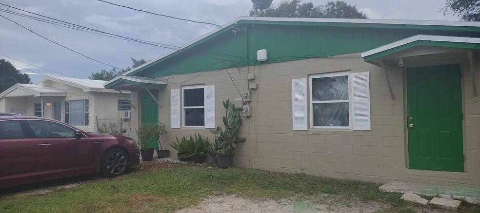 1219 Avenue M, Fort Pierce, FL à vendre - Photo de l’immeuble – Image 3 sur 4