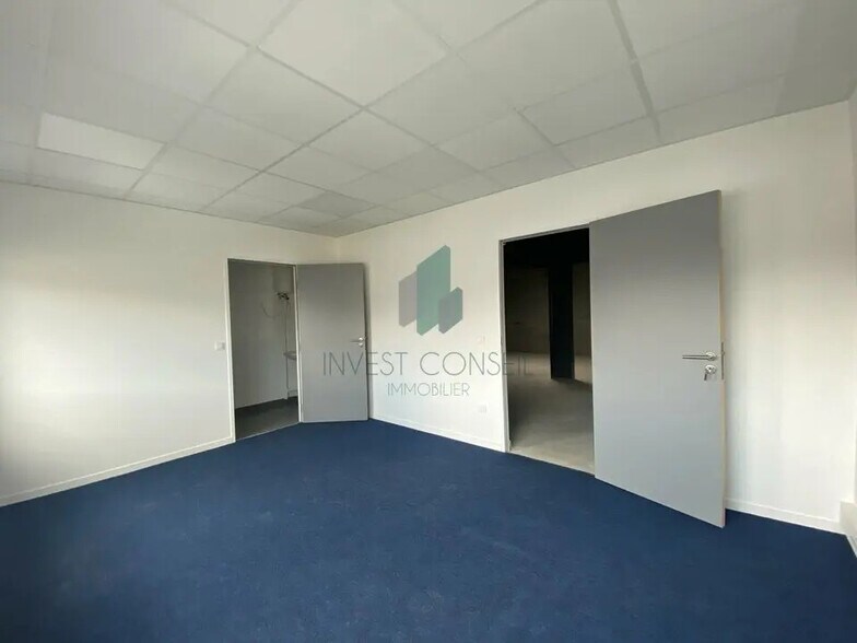 Local d’activités dans Cormeilles-en-Parisis à louer - Photo intérieure – Image 2 sur 10