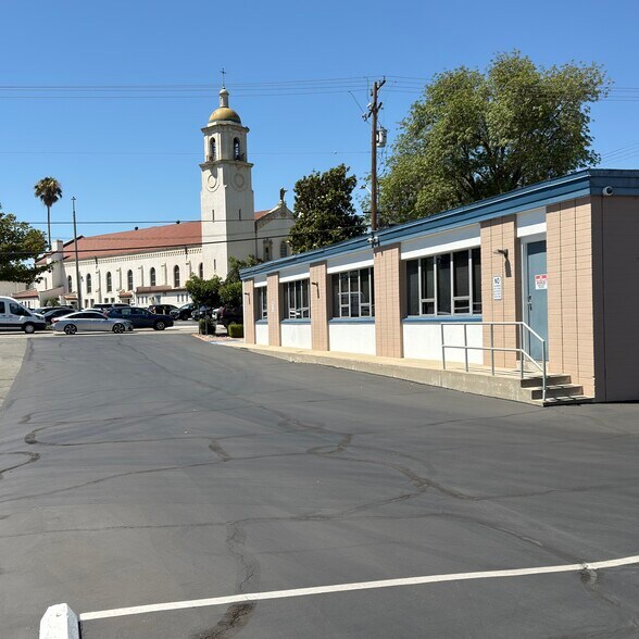 3689 Arlington Ave, Riverside, CA à louer - Photo de l’immeuble – Image 3 sur 5