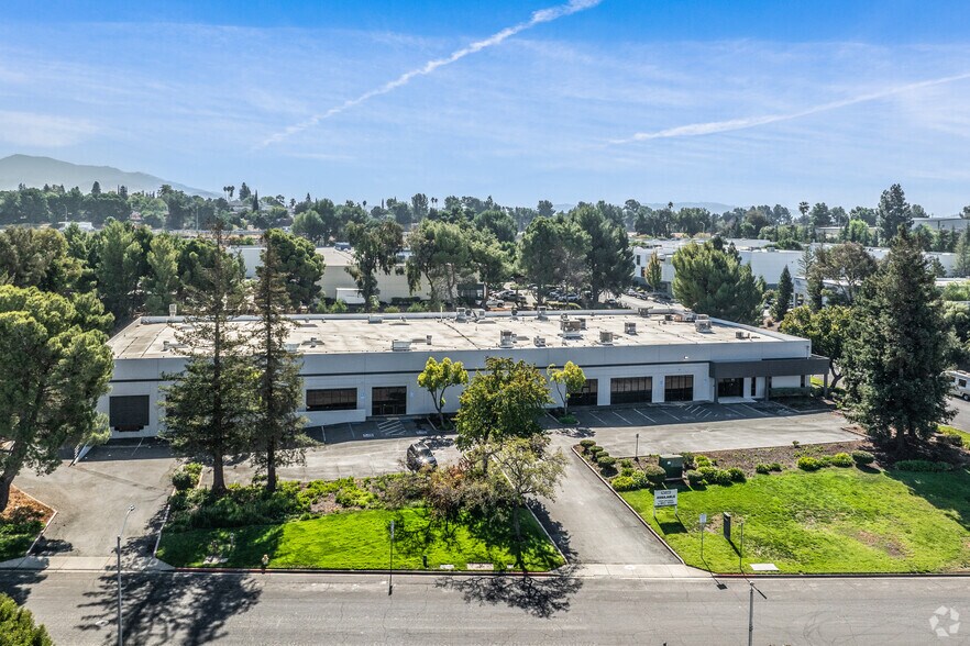 4095 Pike Ln, Concord, CA à louer - Photo de l’immeuble – Image 2 sur 8