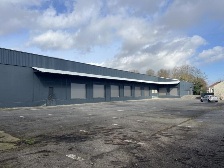 3 Rue Du Stade Sauvanet, Le Mesnil-Amelot à louer - Photo de l’immeuble – Image 1 sur 10