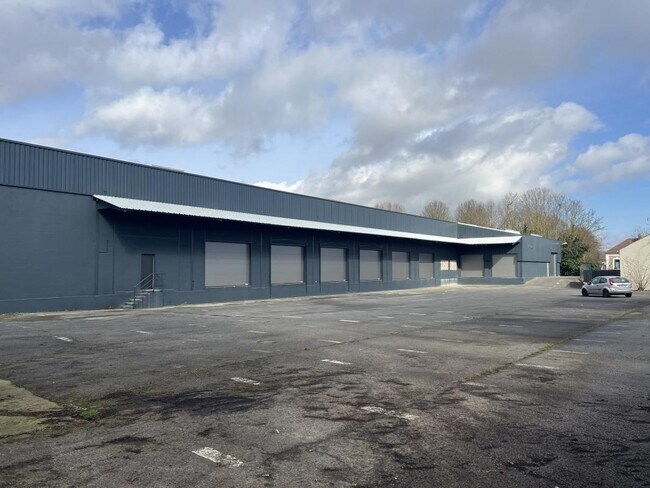 Plus de détails pour 3 Rue Du Stade Sauvanet, Le Mesnil-Amelot - Industriel/Logistique à louer