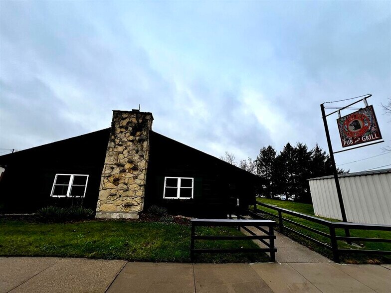 307 Main St, Hollandale, WI à vendre - Photo principale – Image 1 sur 35