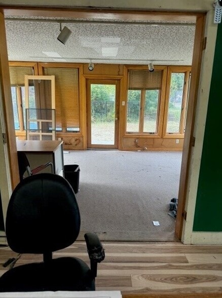 12 Elm St, Hatfield, MA à louer - Photo de l’immeuble – Image 3 sur 5
