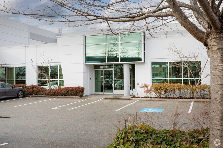 6805 Dennett Pl, Delta, BC à louer - Photo de l’immeuble – Image 2 sur 5