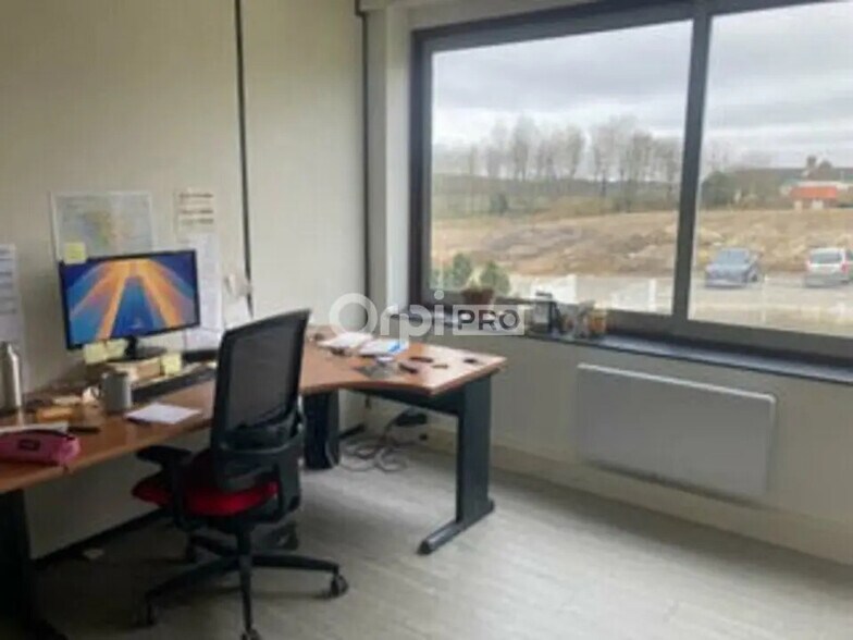 Bureau dans Tergnier à louer - Photo de l’immeuble – Image 2 sur 5