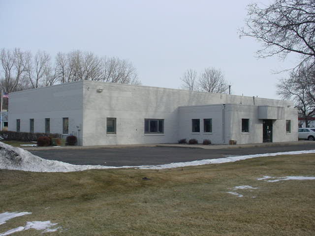 9240 NE Baltimore St, Blaine, MN à louer - Photo de l’immeuble – Image 3 sur 9