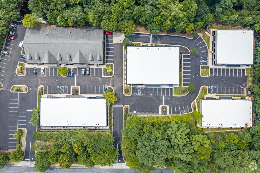 1300 Upper Hembree Rd, Roswell, GA à louer - Photo de l’immeuble – Image 1 sur 25