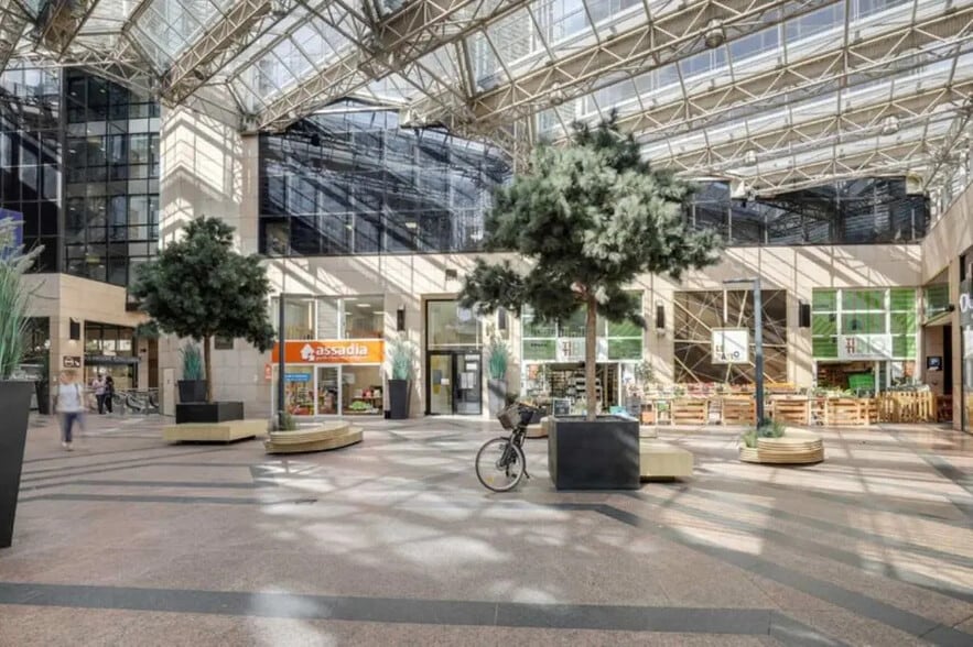 104 Avenue Albert 1Er, Rueil-Malmaison à louer - Photo de l’immeuble – Image 2 sur 9
