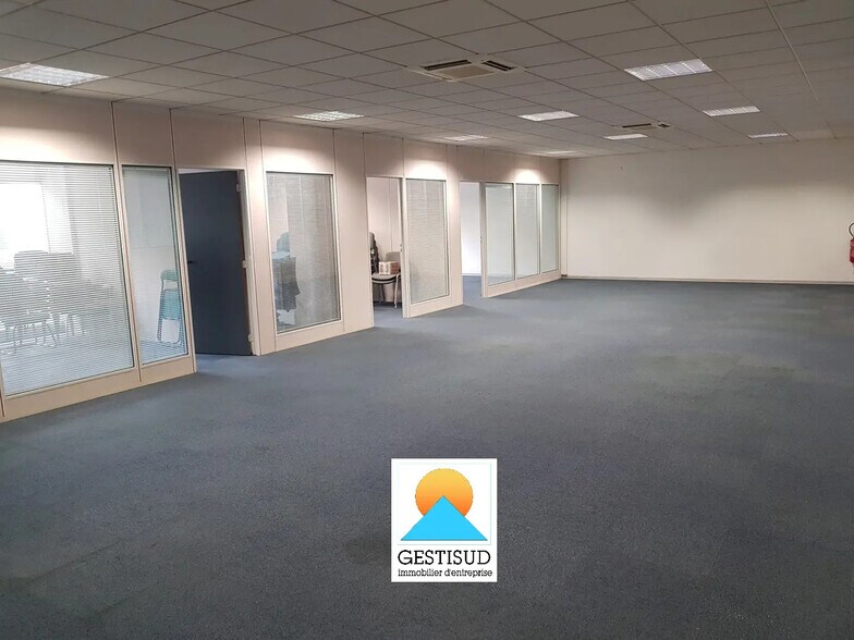 Bureau dans Gémenos à louer - Photo de l’immeuble – Image 1 sur 3